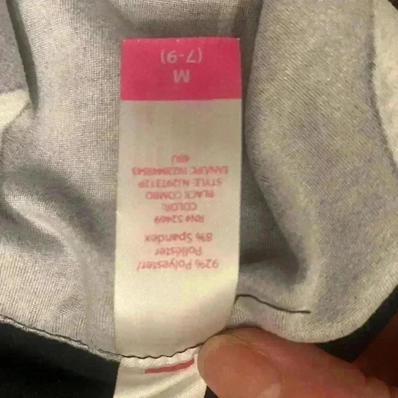 Juniors Floral dress in black with floral design in pinks white & green sizeM7-9 - Picture 8 of 9